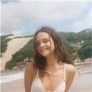 Diplomata al lico linguistico con C2 in lingua inglese. Offro lezioni anche in altre materie umanistiche come storia e letteratura